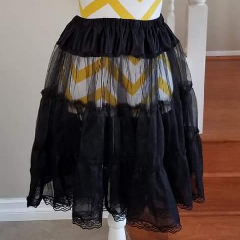 Hearts n'  Roses Black Petticoat